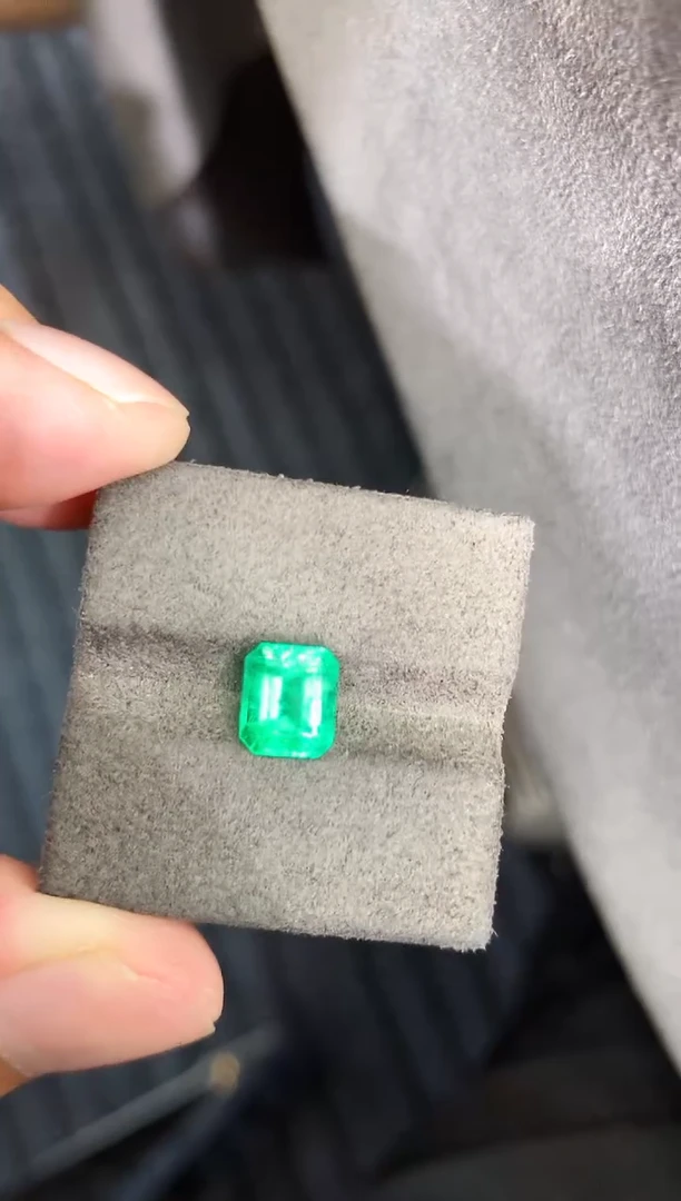 裸石祖母绿j-80 1.72ct glby 送吉尔得