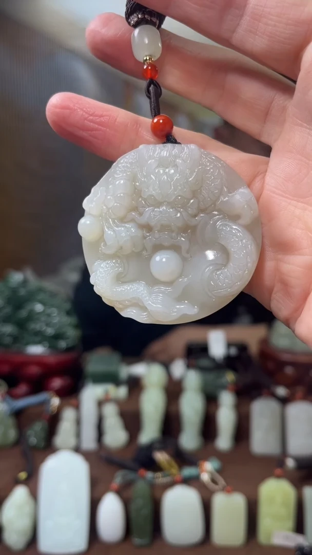 颈饰未镶嵌和田玉·