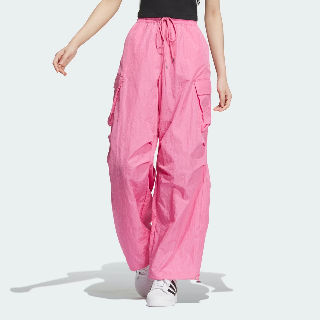 adidas三叶草PARACHUTE女款百搭浅玫红色休闲工装风运动裤JD1126