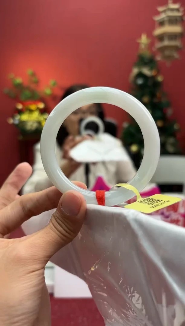 未镶嵌手镯（圆镯）翡翠翡翠手镯5