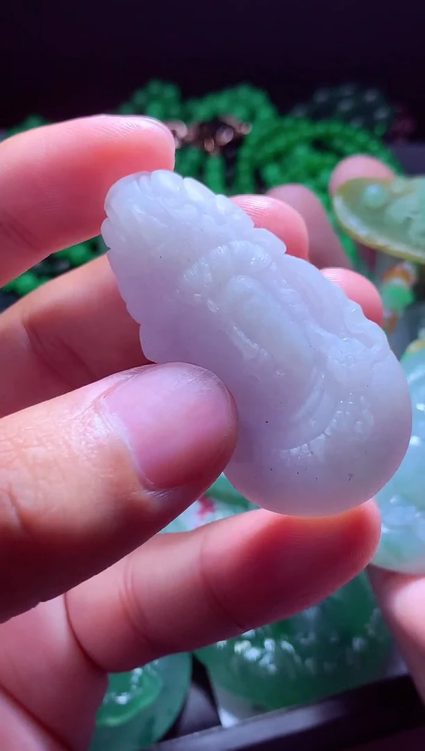 未镶嵌定制翡翠梦*?翡翠毛货定制