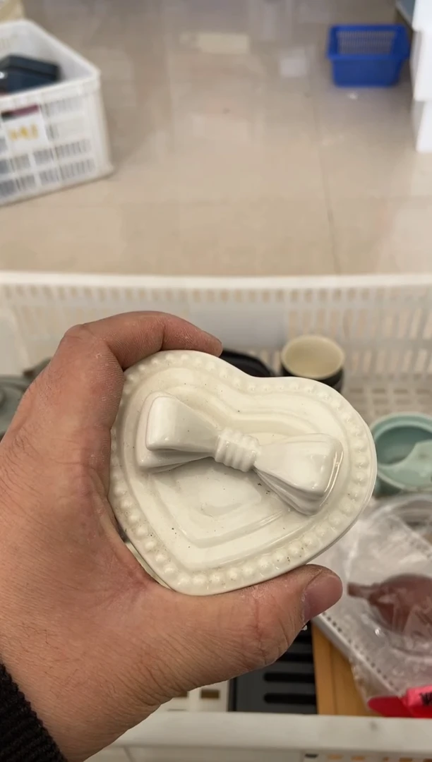杯无运费险有瑕疵的摄影的产品有使用过的痕迹有点脏介意勿拍
