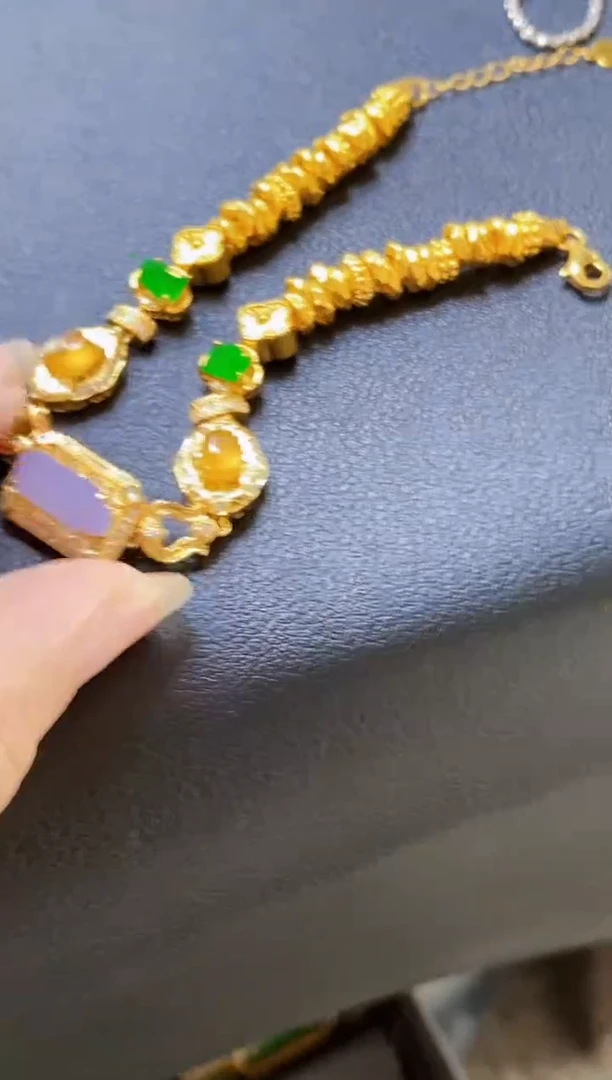 翡翠未镶嵌颈饰手链