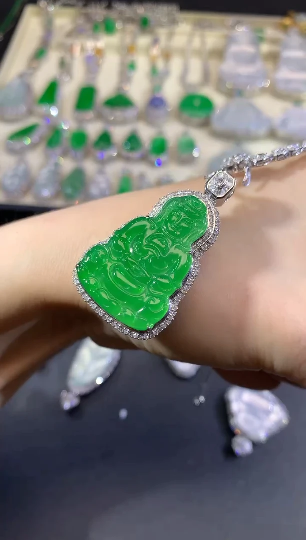 吊坠(不含链)18K金镶嵌翡翠106-观音（不含链和扣多样性发货一件