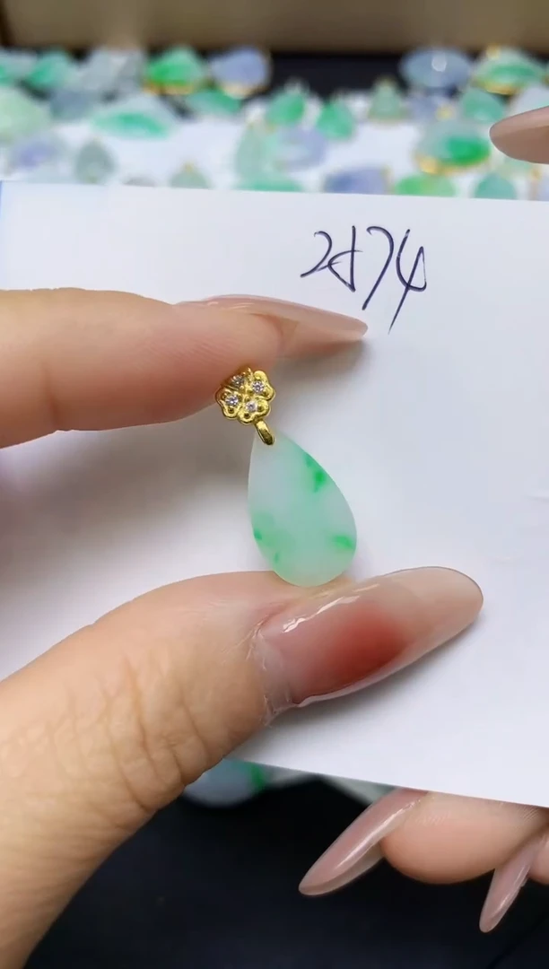 翡翠未镶嵌颈饰 天然缅甸翡翠A货