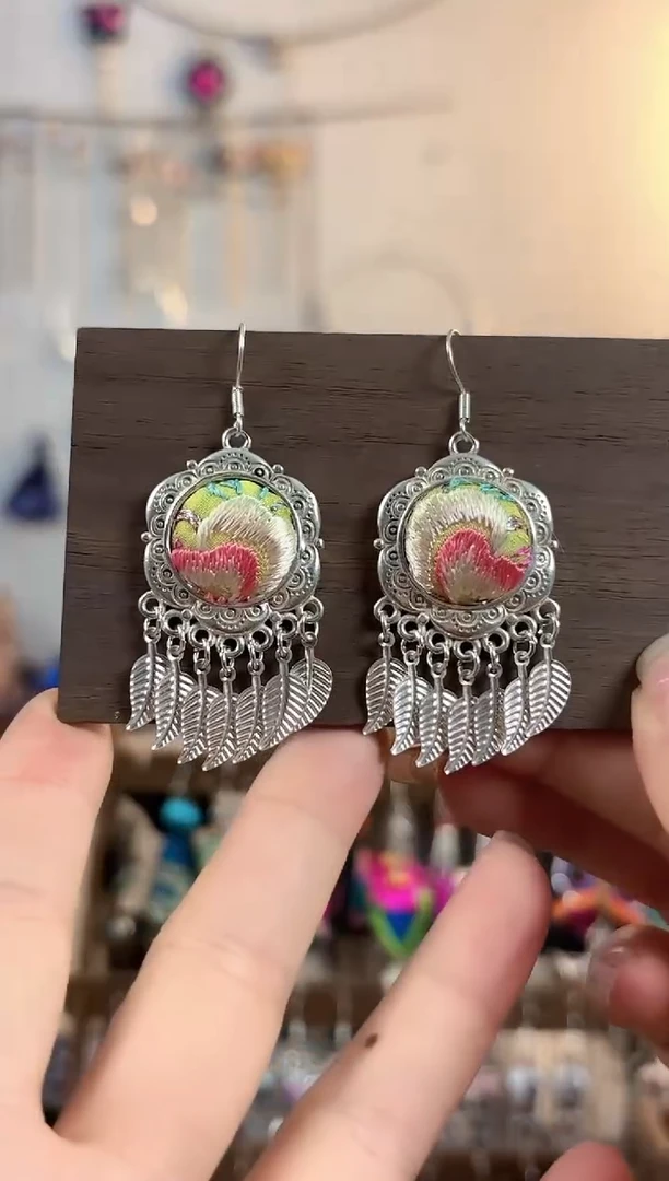 织绣彩云南阁非遗老绣饰品034
