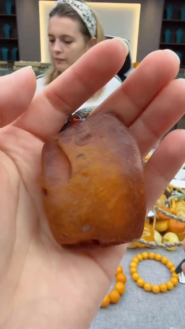 琥珀颈饰未镶嵌106秒拍号 假一罚三