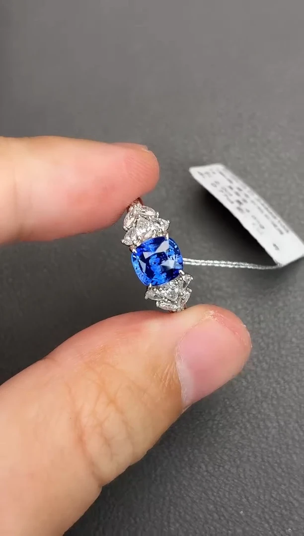 戒指蓝宝石18K金镶嵌2.0ct/皇家蓝/GUILD/月底清货价