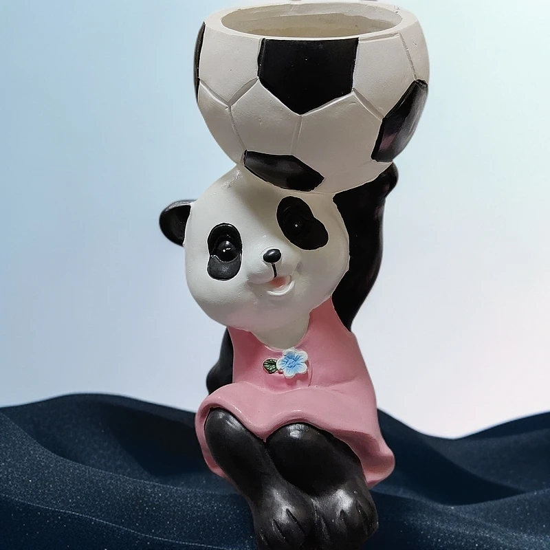 潮玩熊猫举足球花盆可爱种花养花养多肉