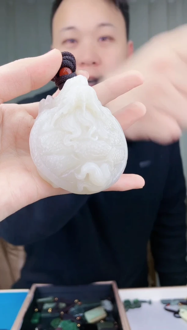 未镶嵌和田玉挂件拍一发一，多样性发货！