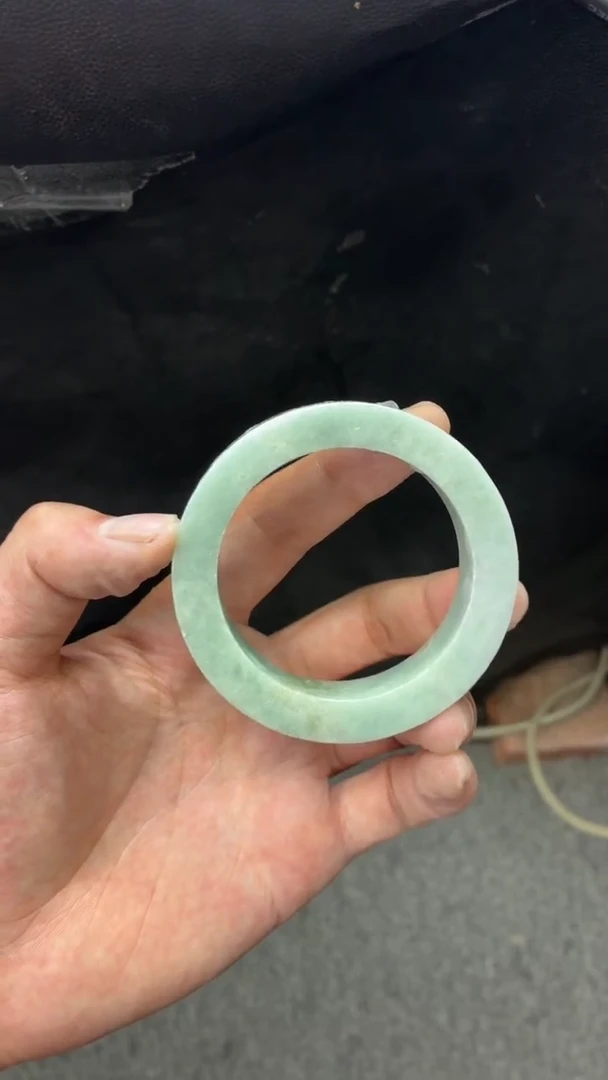 未镶嵌正圈定制翡翠陈**?缅甸天然翡翠手镯定制