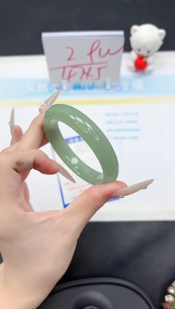 【闪购商品】石英质玉手镯未镶嵌273-56.4