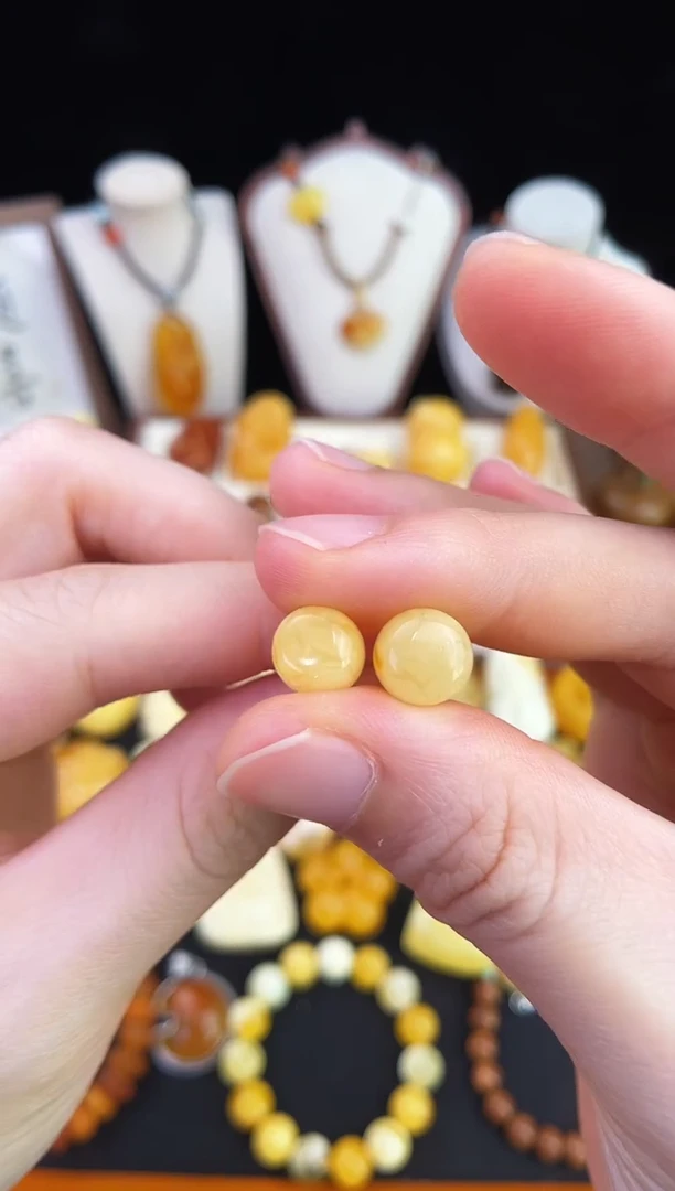 琥珀未镶嵌珠宝奇石柒月