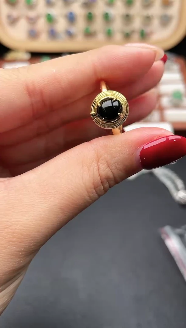 未镶嵌戒指翡翠一物一证一礼盒