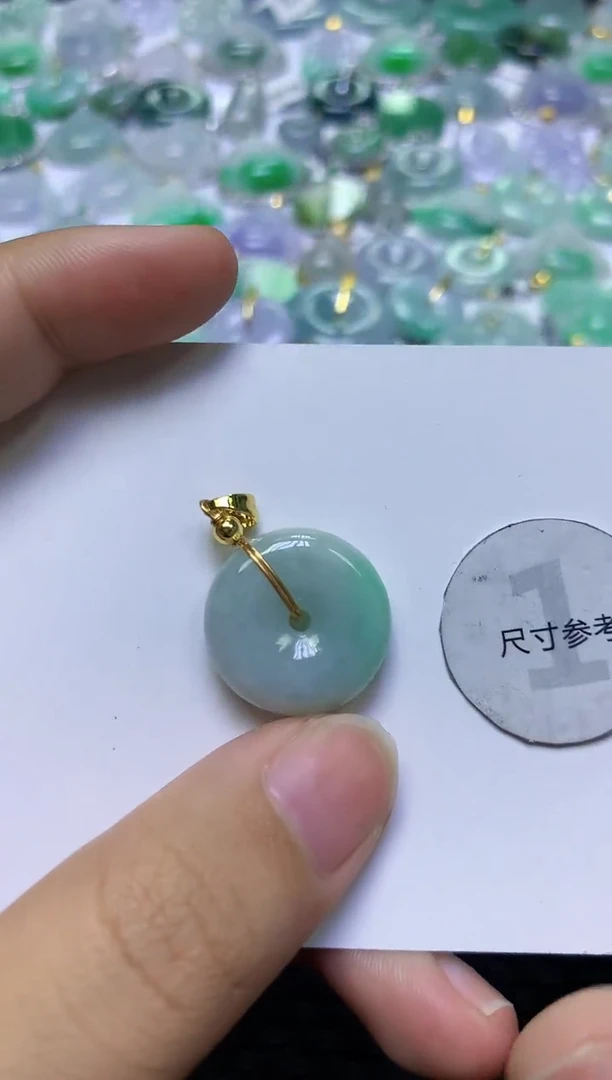 翡翠未镶嵌颈饰天然缅甸A货翡翠