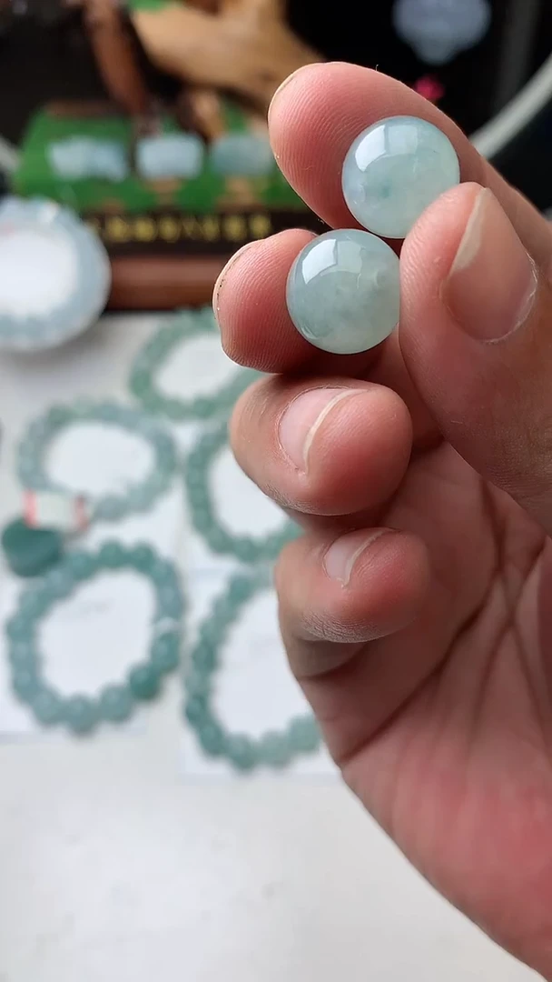 颈饰未镶嵌翡翠一**妳珠子