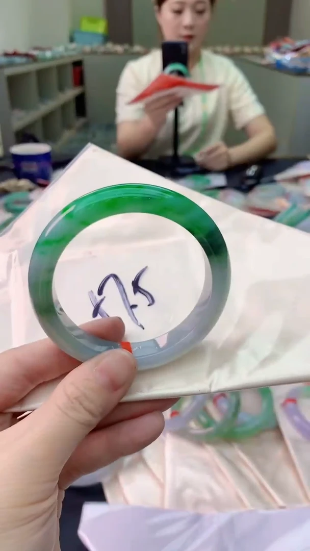 翡翠手镯未镶嵌0650059549