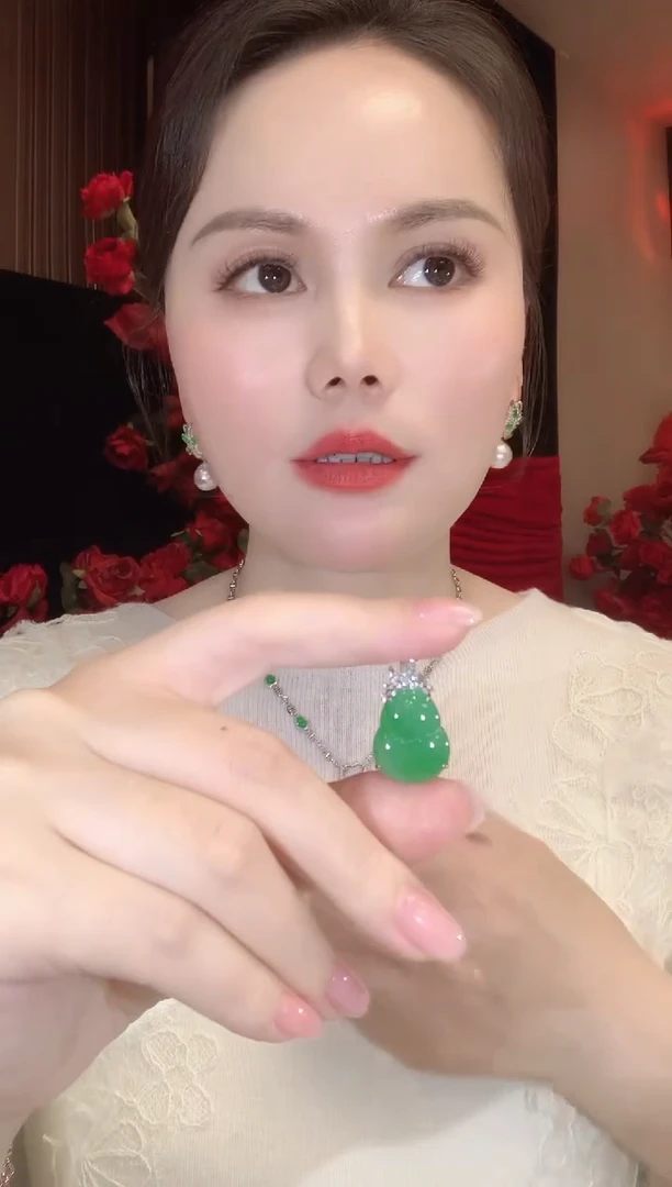 吊坠(不含链)18K金镶嵌翡翠C97