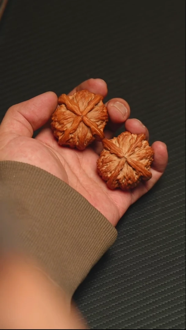 吊坠文玩核桃精品白狮子正四45