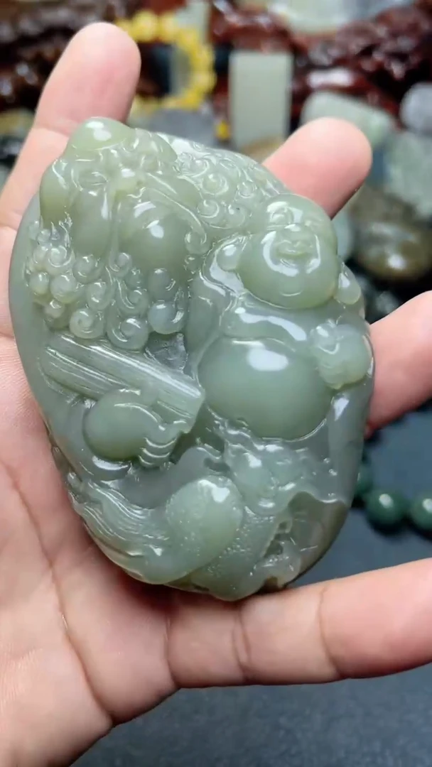 和田玉未镶嵌把件-