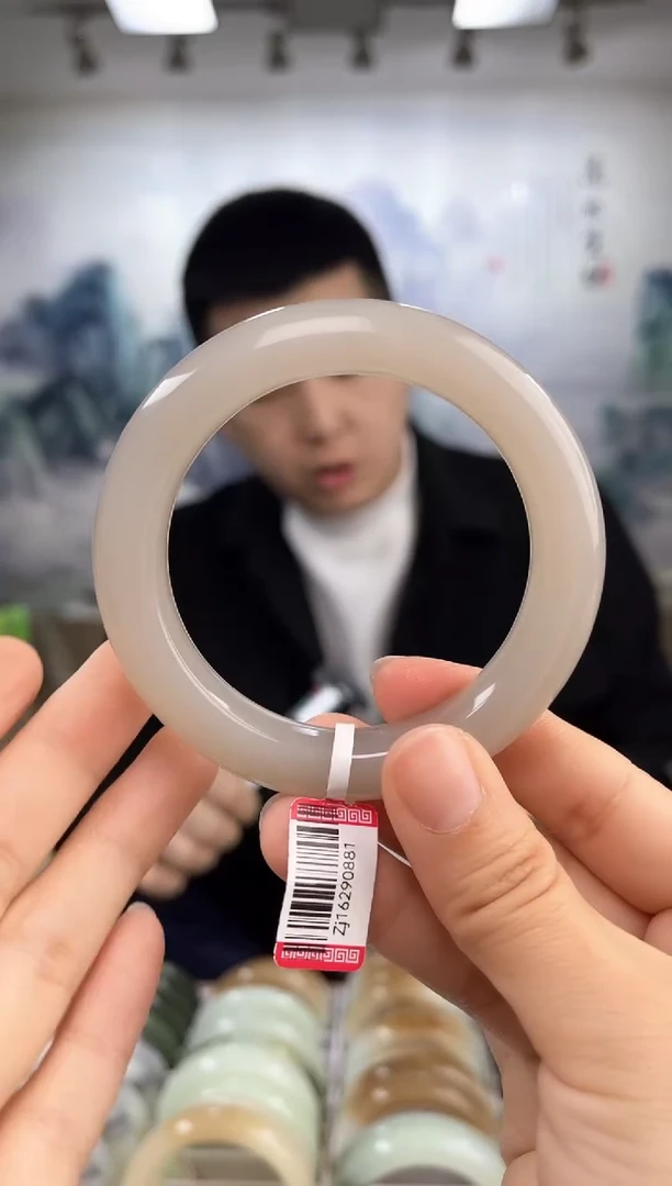 【闪购商品】和田玉手镯未镶嵌56+圈口0881