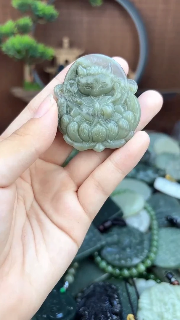 和田玉未镶嵌颈饰1