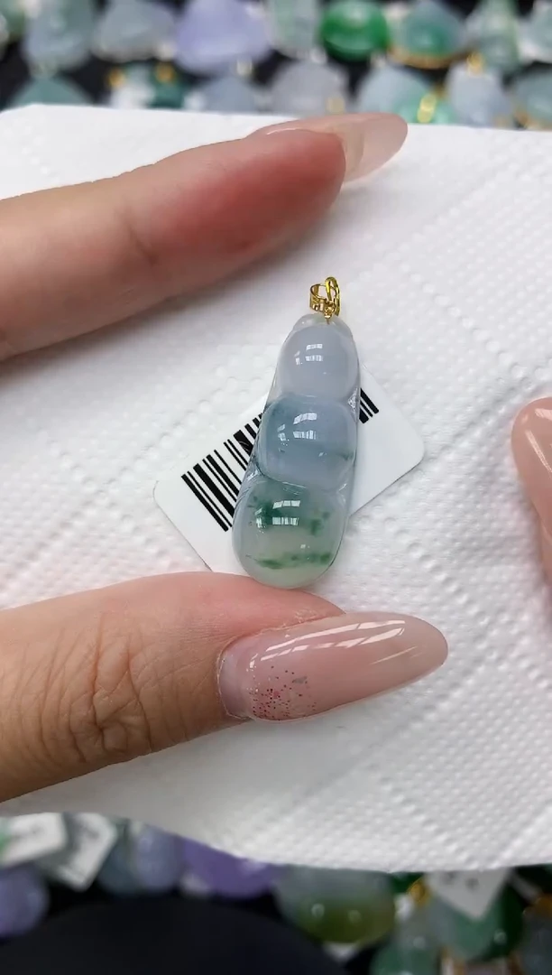 颈饰18K金镶嵌翡翠1111111111