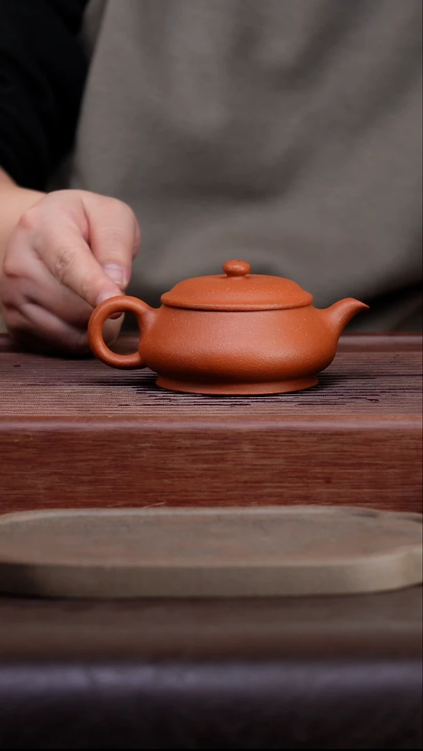茶壶紫砂红降坡 明炉