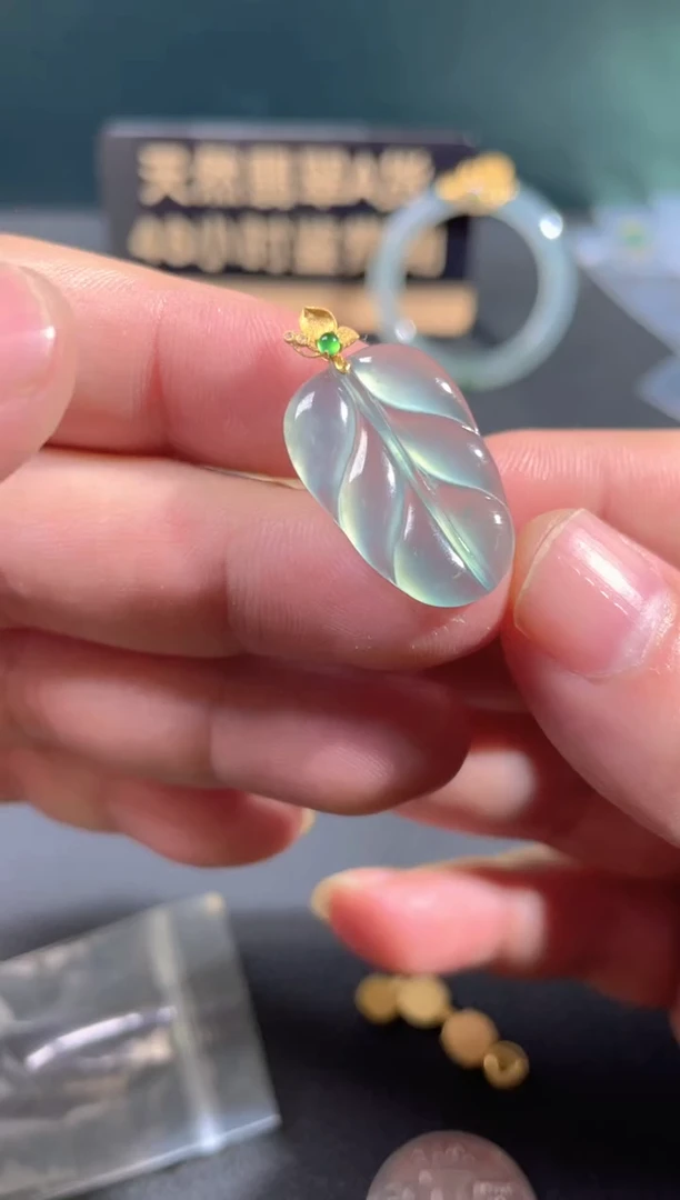 【闪购商品】翡翠颈饰18K金镶嵌翡翠