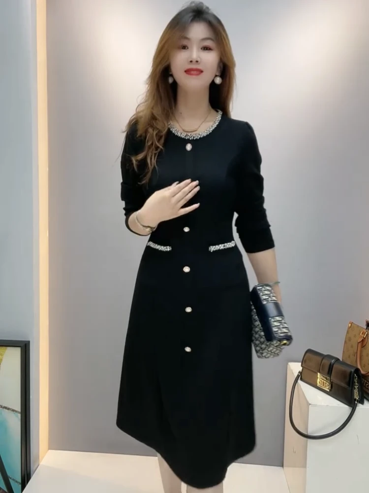法式早秋焦下大码mm女装2025香风新款收腰钉珠气质时尚显瘦连衣裙
