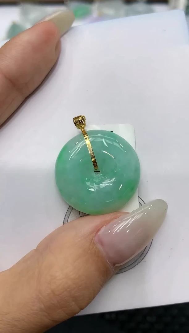 颈饰18K金镶嵌翡翠111111111111