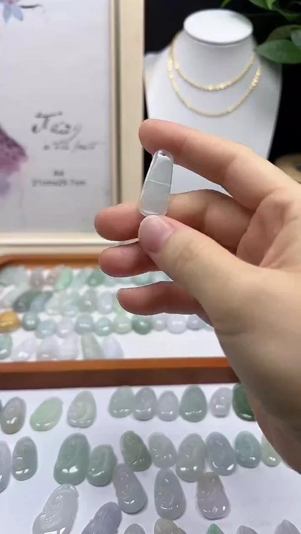 颈饰未镶嵌翡翠福瓜17