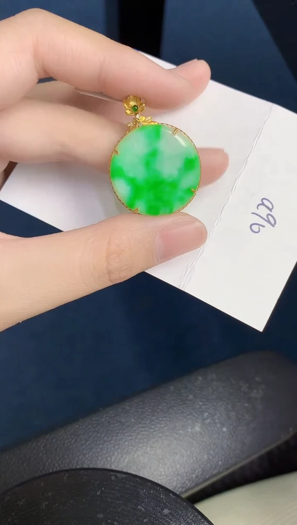 【闪购商品】翡翠颈饰18K金镶嵌000000000