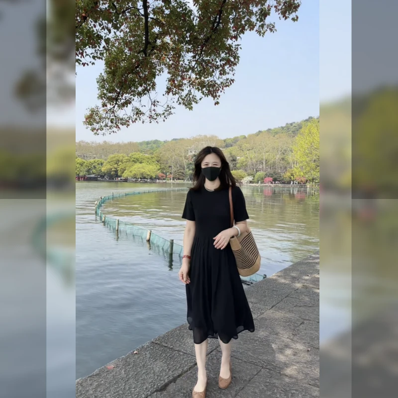 小个子简约圆领针织拼接连衣裙洋气显瘦遮肚子小黑裙025