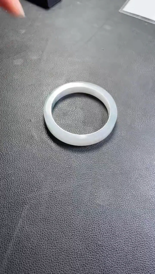 未镶嵌手镯定制翡翠手镯