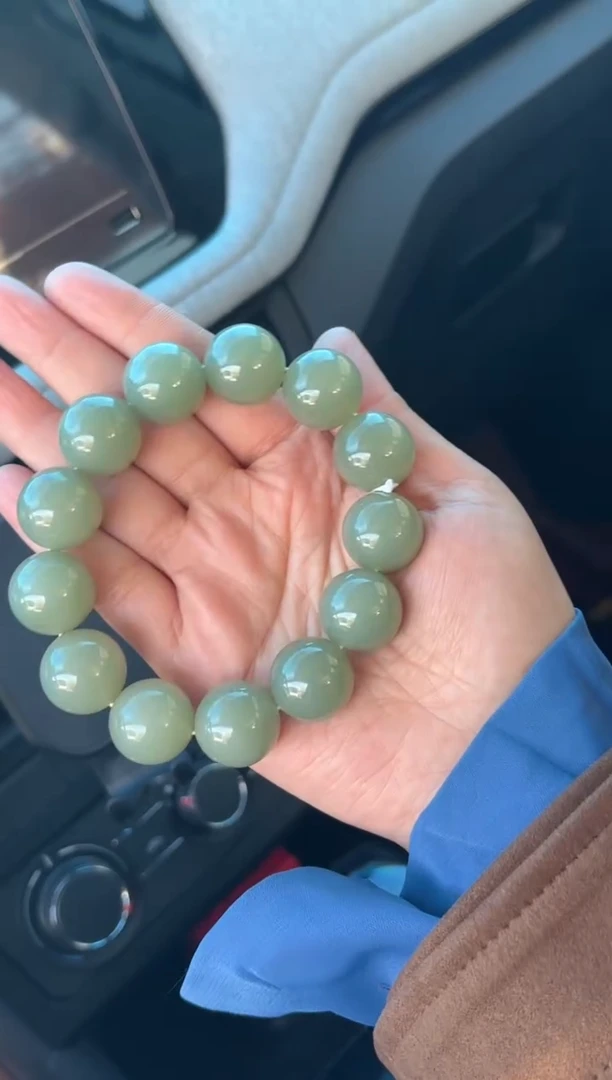 未镶嵌手串和田玉且末近矿微色差卡18