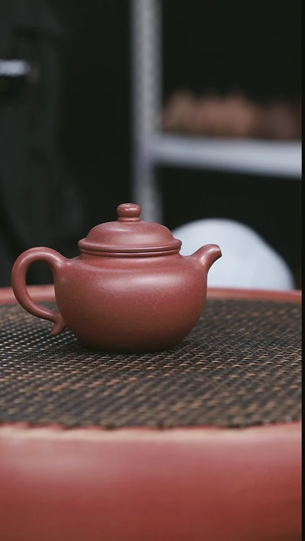 茶壶紫砂台西底槽清莲子120CC