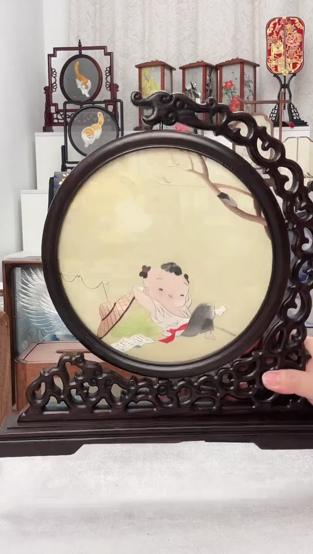 扇子苏绣作品手工摆台
