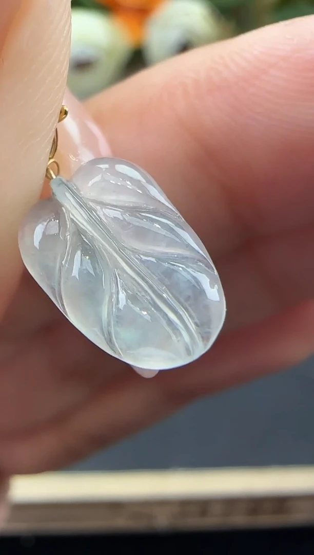 吊坠(不含链)18K金镶嵌翡翠叶子多样性发货其一