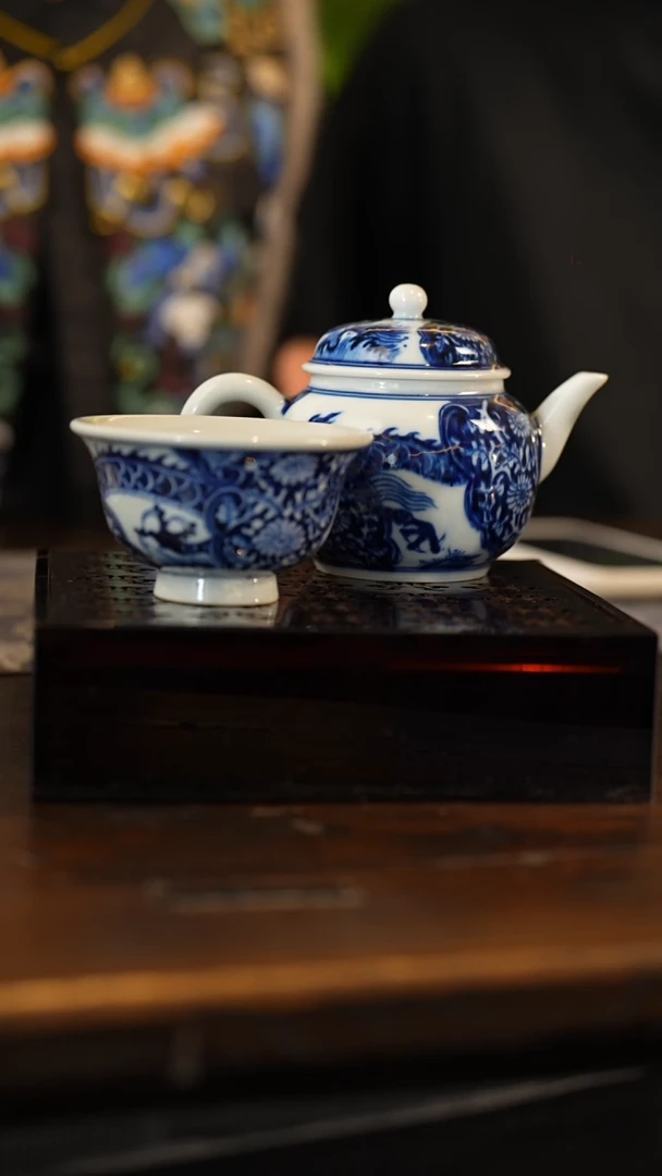 【闪购商品】杯穿花龙纹壶+穿花龙压手杯