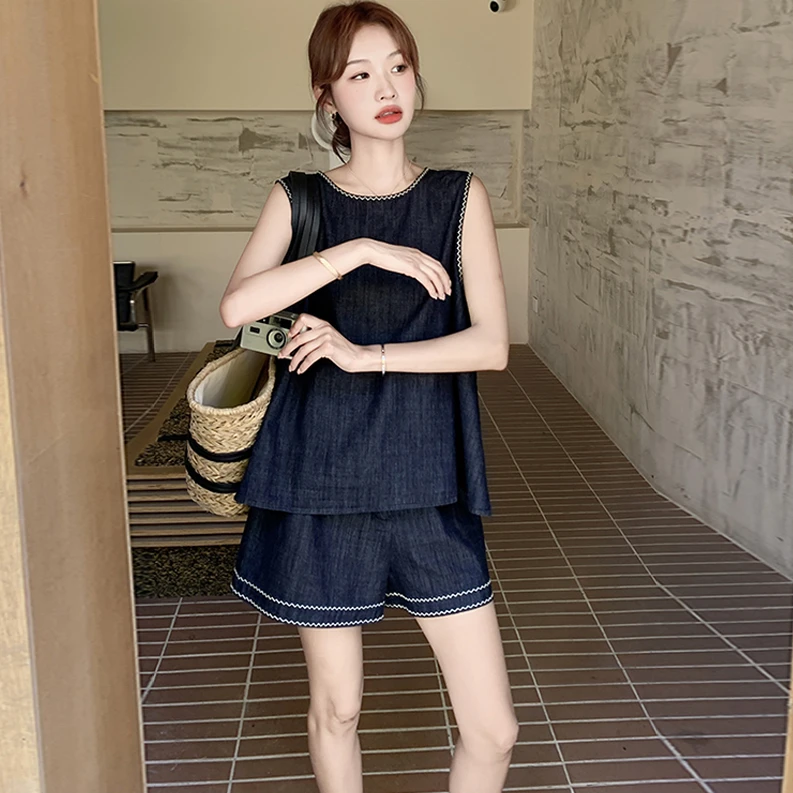 时髦孕妇装套装2025年爆款上新韩国洋气无袖上衣加牛仔短裤两件套