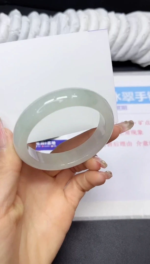 【闪购商品】石英质玉手镯未镶嵌254