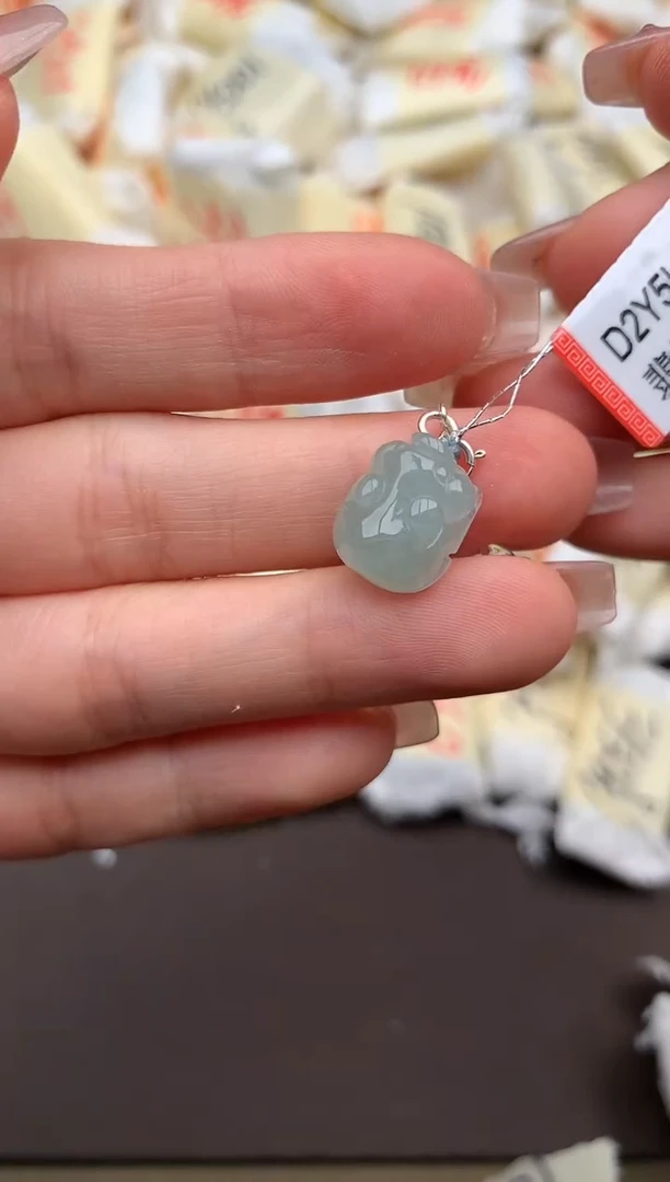 翡翠挂件未镶嵌 一福利