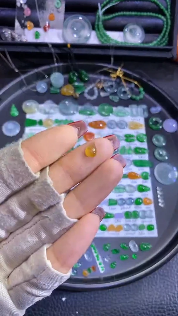 未镶嵌挂件翡翠水滴