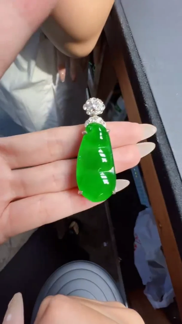 未镶嵌定制翡翠翡翠A货有轻微色差属于正常现象，豆子多样性发货1