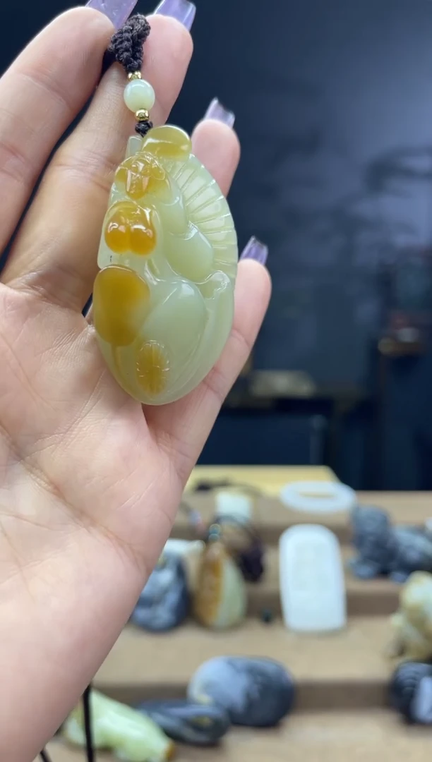 颈饰未镶嵌和田玉1