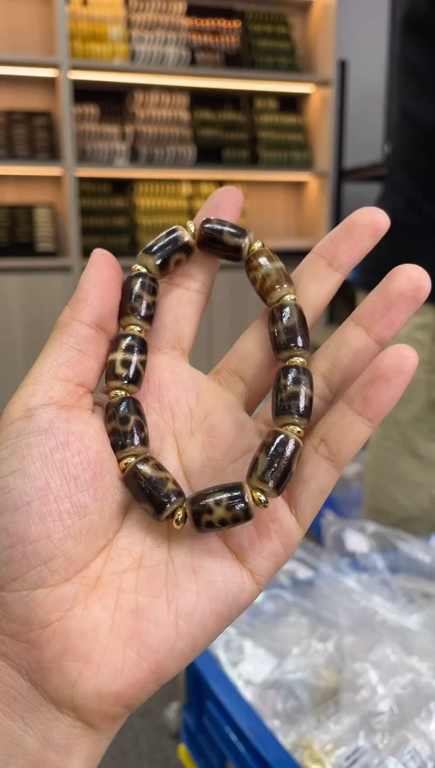 未镶嵌手串玛瑙/玉髓（覆膜）多样性发一件