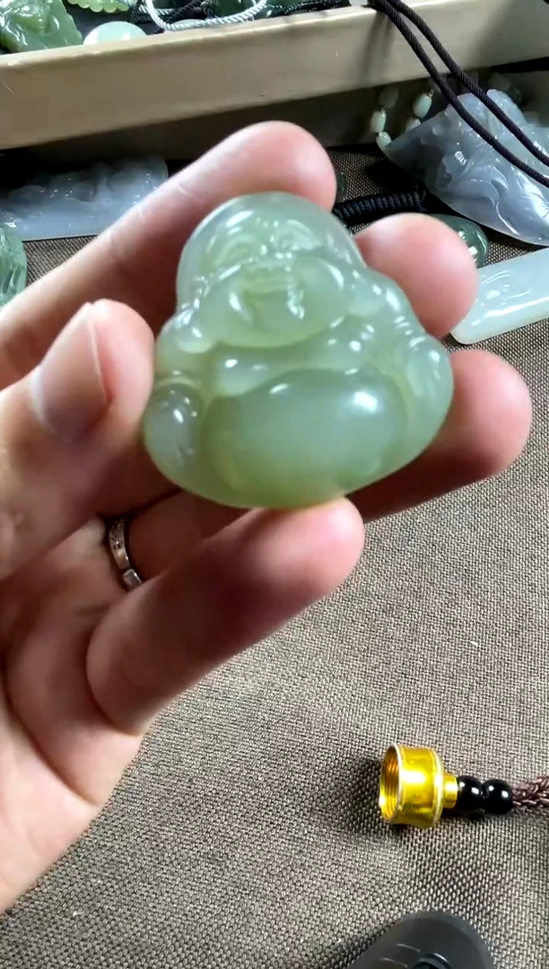 颈饰未镶嵌和田玉佛公