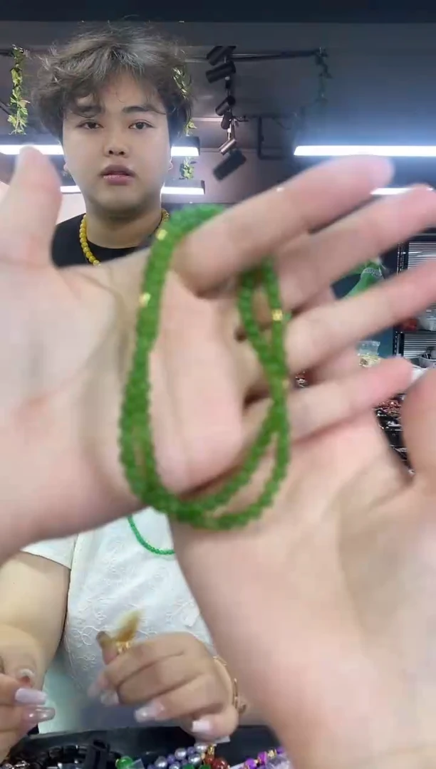 和田玉未镶嵌颈饰多样性发其一颜色微差