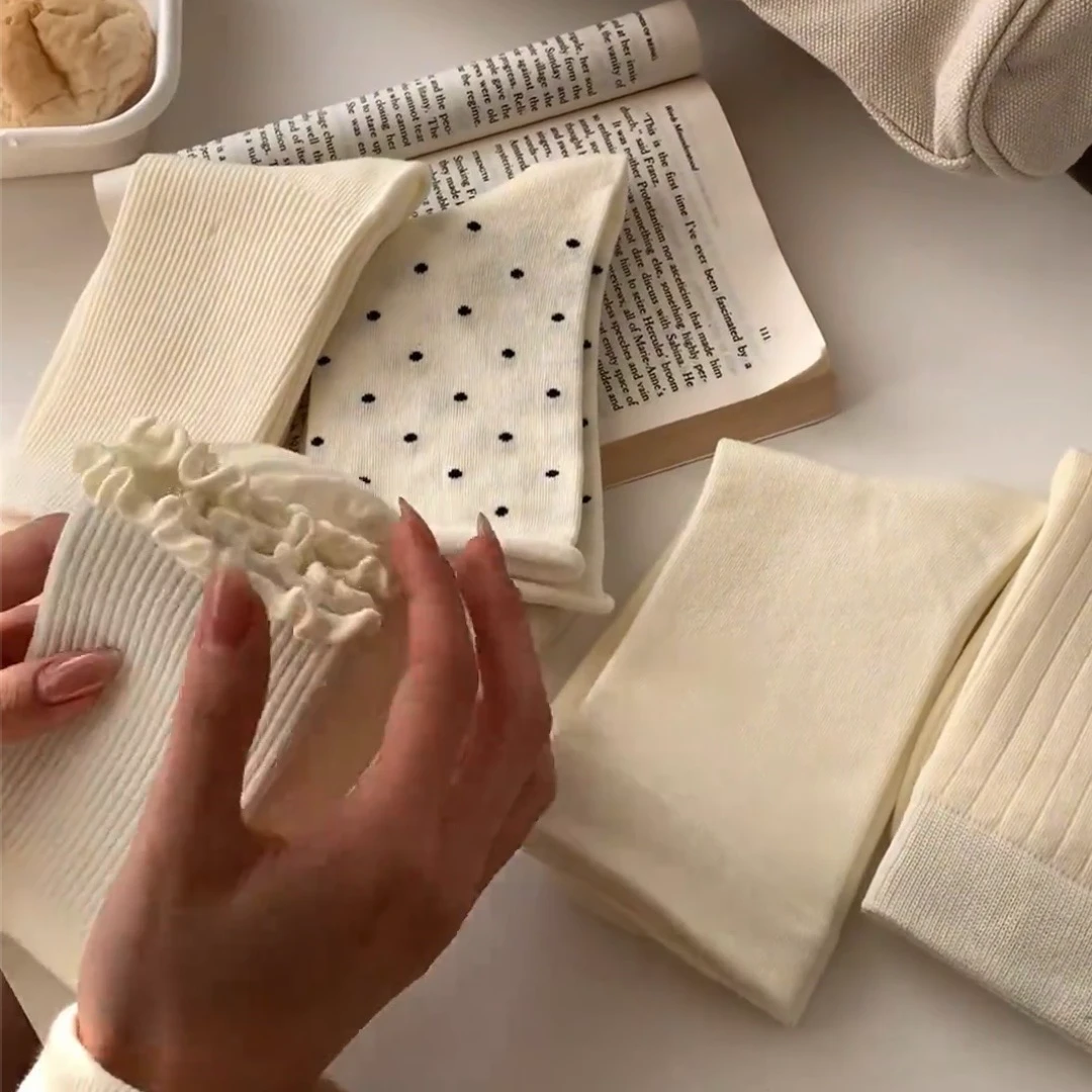 秋冬奶白色中筒袜百搭纯色堆堆袜长袜韩版波点木耳边月子秋冬袜女